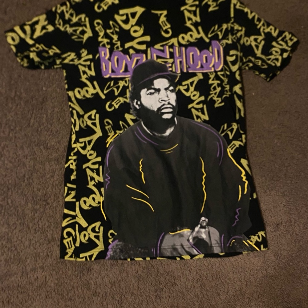 Rue21 Black and Yellow Graphic Tee